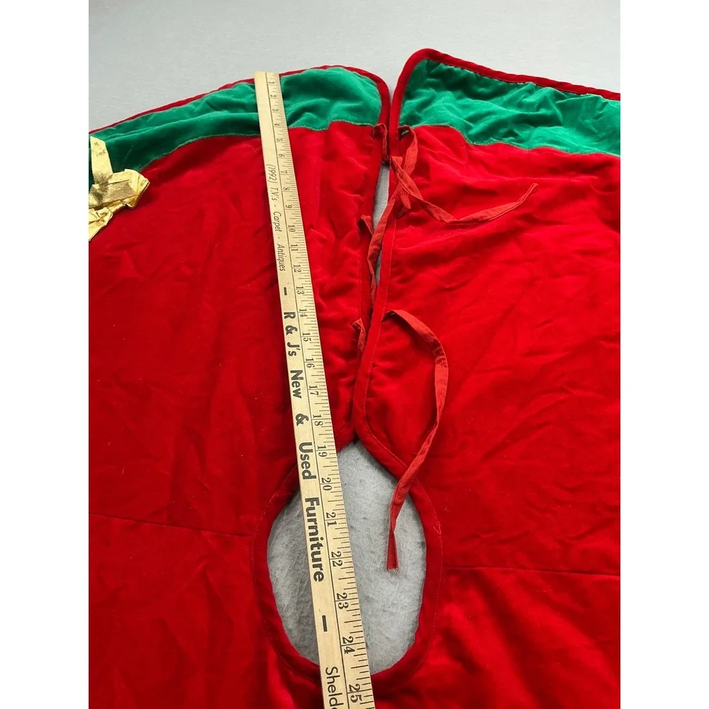 Disney Vintage Winnie the Pooh Embroidered Christmas Tree Skirt Red Green Velvet